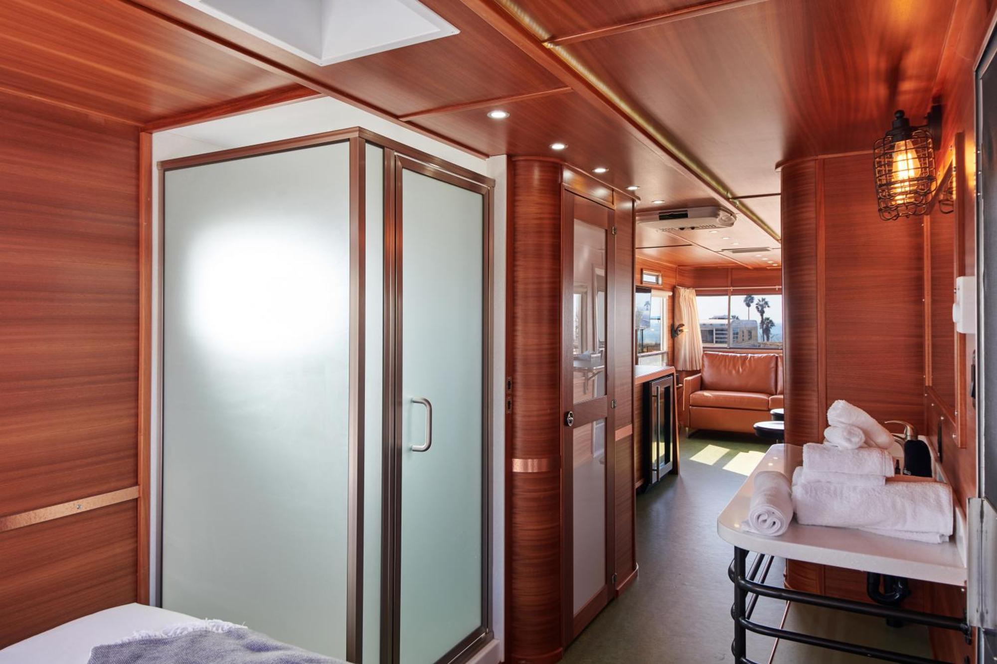 Waypoint Ventura Hotel Екстериор снимка